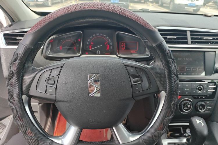 Used DS 6 2014 1.6T Luxury Edition THP160 Steering Wheel