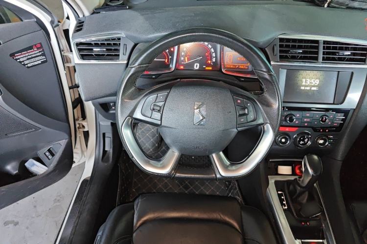 Used DS 6 2014 1.6T Luxury Edition THP160 Steering Wheel