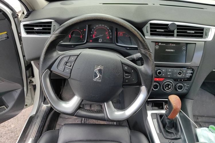 Used DS 6 2014 1.6T Luxury Edition THP160 Steering Wheel