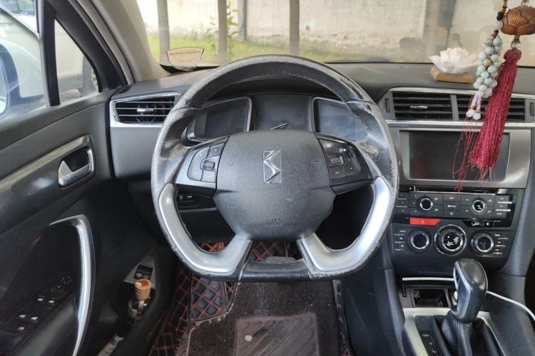 Used DS 6 2014 1.6T Luxury Edition THP160 Steering Wheel