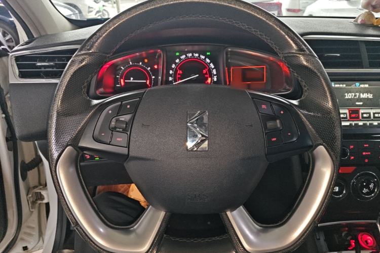 Used DS 6 2014 1.6T Luxury Edition THP160 Steering Wheel