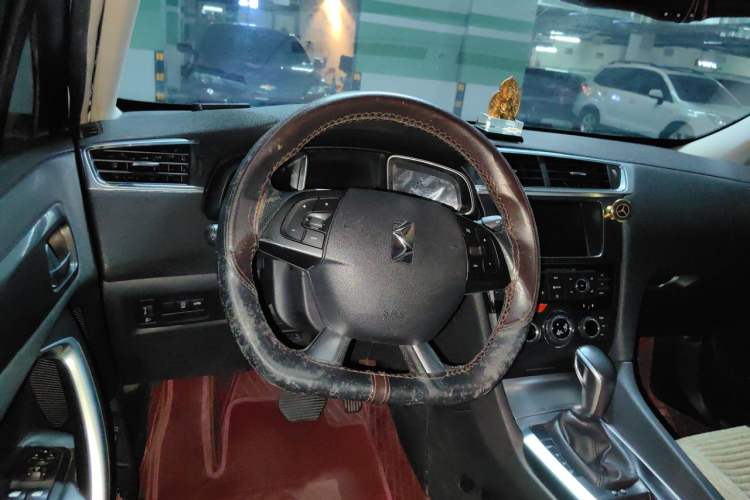 Used DS 6 2014 1.6T Luxury Edition THP160 Steering Wheel