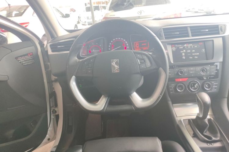 Used DS 6 2014 1.6T Luxury Edition THP160 Steering Wheel