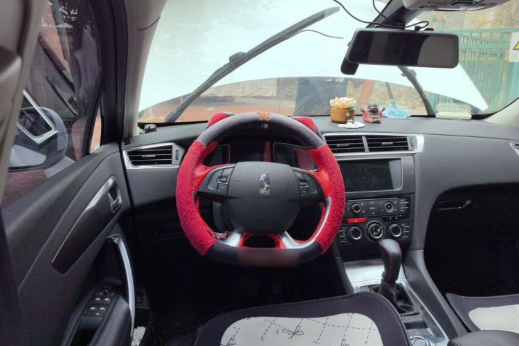 Used DS 6 2014 1.6T Luxury Edition THP160 Steering Wheel
