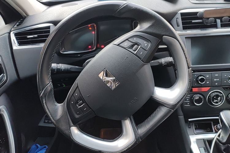 Used DS 6 2014 1.6T Luxury Edition THP160 Steering Wheel