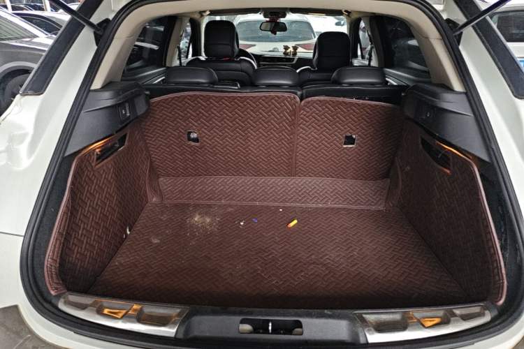 Used DS 6 2014 1.6T Luxury Edition THP160 Trunk