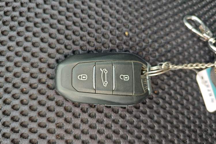Used DS 6 2014 1.6T Luxury Edition THP200 Vehicle Key