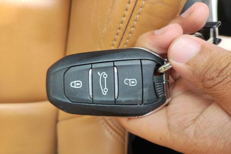 Used DS 6 2014 1.6T Prestige Edition THP160 Vehicle Key