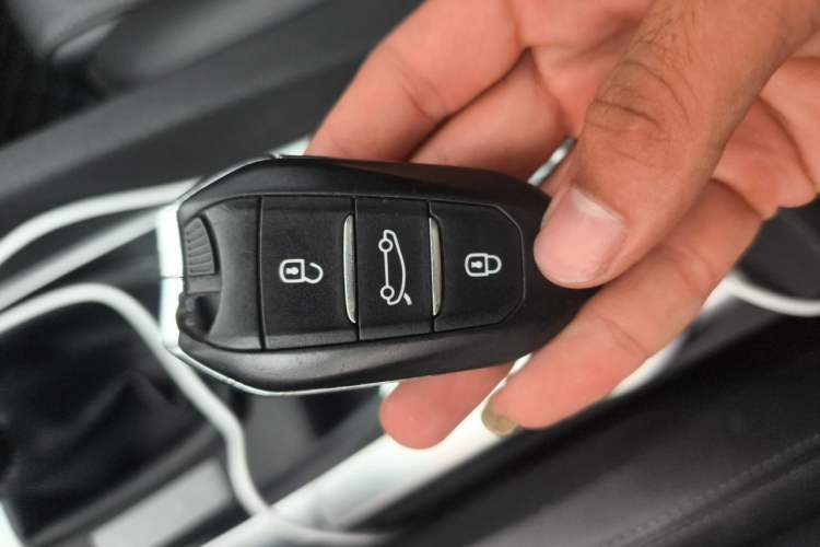 Used DS 6 2014 1.6T Luxury Edition THP160 Vehicle Key