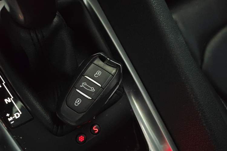Used DS 6 2014 1.6T Luxury Edition THP160 Vehicle Key