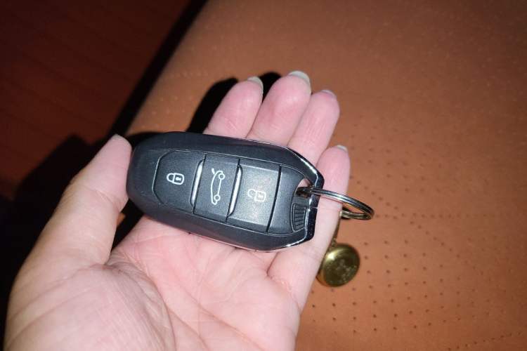 Used DS 6 2014 1.6T Luxury Edition THP160 Vehicle Key