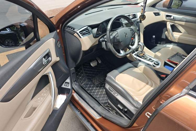Used DS 6 2014 1.6T Luxury Edition THP200 Driver Seat