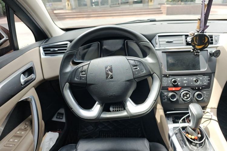 Used DS 6 2014 1.6T Luxury Edition THP200 Steering Wheel
