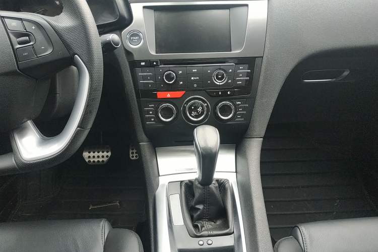 Used DS 6 2016 1.8T Luxury Edition THP200 Audio And AC Panel