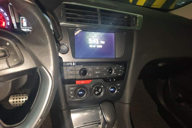 Used DS 6 2016 1.8T Luxury Edition THP200 Audio And AC Panel