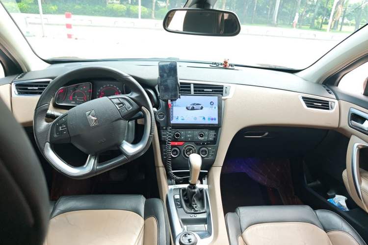 Used DS 6 2016 1.6T Luxury Edition THP160 Center Console