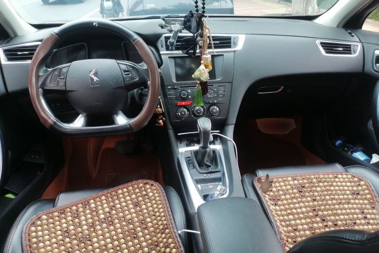 Used DS 6 2016 1.6T Elegant Edition THP160 Center Console