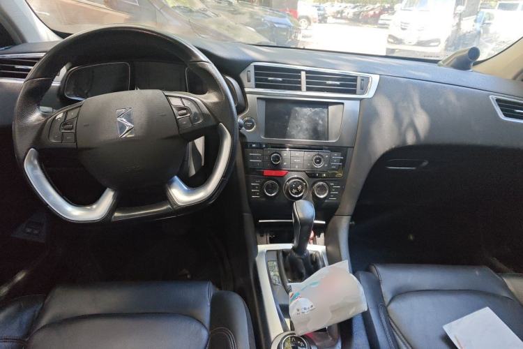 Used DS 6 2016 1.6T Luxury Edition THP160 Center Console