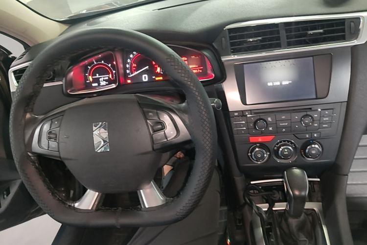 Used DS 6 2016 1.6T Elegant Edition THP160 Center Console