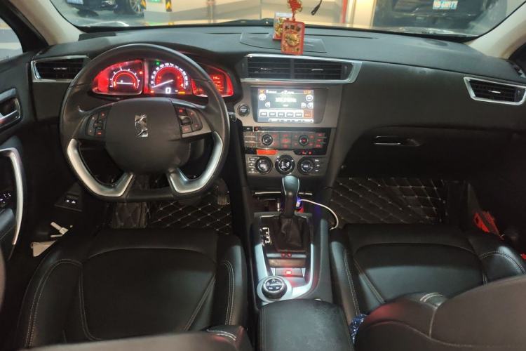 Used DS 6 2016 1.6T Luxury Edition THP160 Center Console