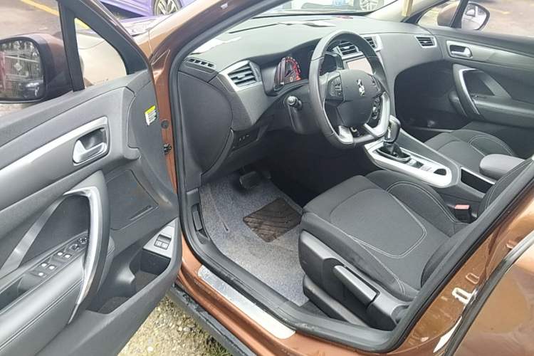 Used DS 6 2016 1.6T Elegant Edition THP160 Driver Seat