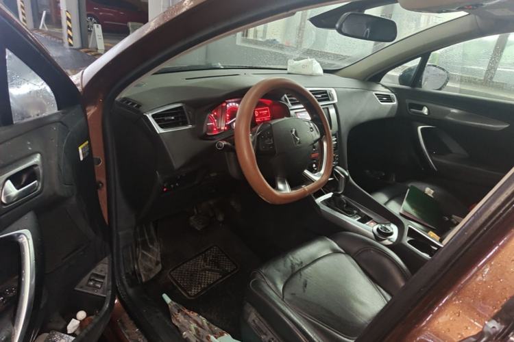 Used DS 6 2016 1.6T Luxury Edition THP160 Driver Seat