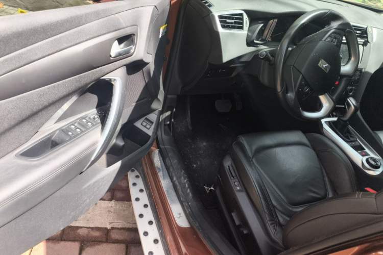 Used DS 6 2016 1.6T Luxury Edition THP160 Driver Seat