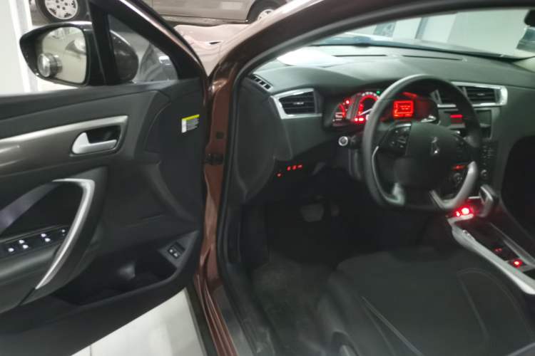 Used DS 6 2016 1.6T Comfort Edition THP160 Driver Seat