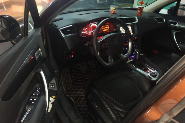 Used DS 6 2016 1.6T Luxury Edition THP160 Driver Seat