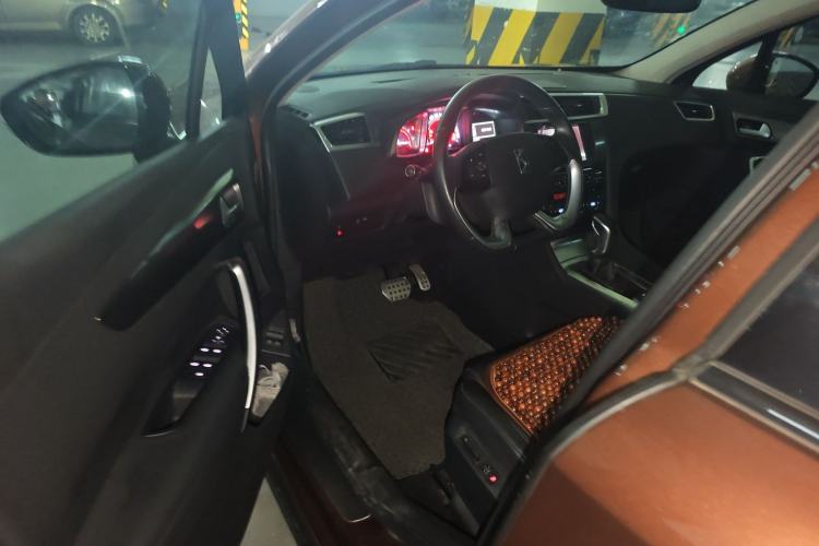 Used DS 6 2016 1.8T Luxury Edition THP200 Driver Seat
