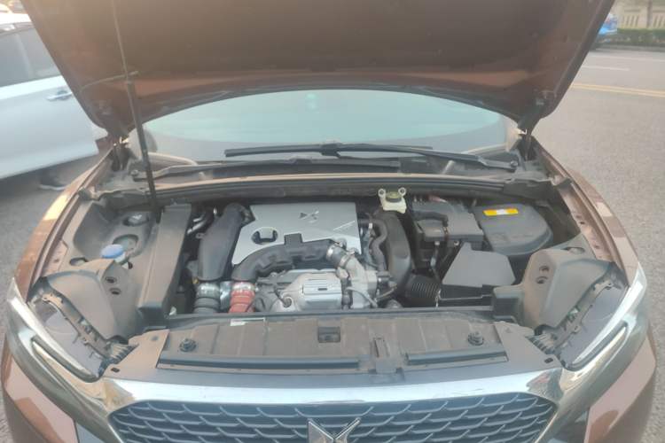 Used DS 6 2016 1.6T Luxury Edition THP160 Engine Bay