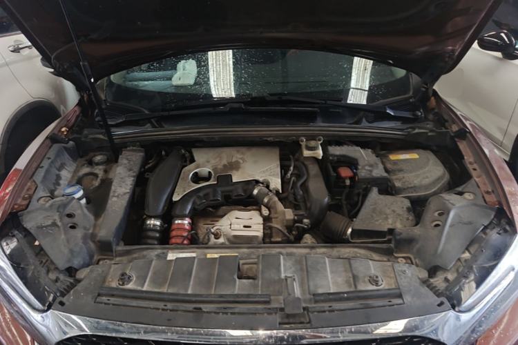 Used DS 6 2016 1.6T Luxury Edition THP160 Engine Bay