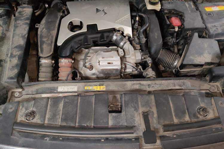 Used DS 6 2016 1.6T Luxury Edition THP160 Engine Bay