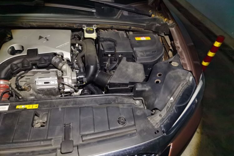 Used DS 6 2016 1.6T Luxury Edition THP160 Engine Bay Left