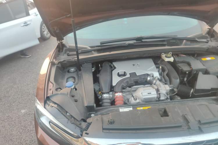 Used DS 6 2016 1.6T Luxury Edition THP160 Engine Bay Right