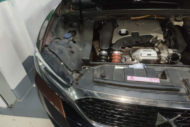 Used DS 6 2016 1.6T Luxury Edition THP160 Engine Bay Right