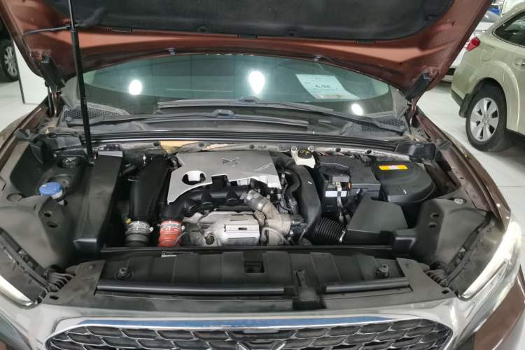 Used DS 6 2016 1.6T Comfort Edition THP160 Engine Bay