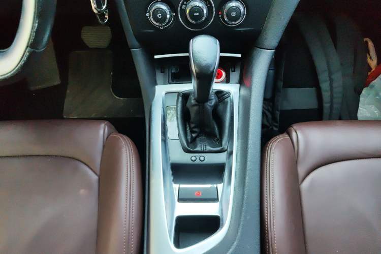 Used DS 6 2016 1.6T Elegant Edition THP160 Gear Lever