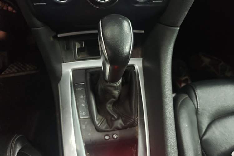 Used DS 6 2016 1.6T Luxury Edition THP160 Gear Lever