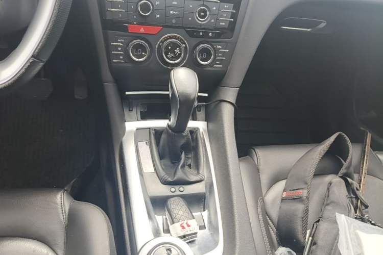 Used DS 6 2016 1.6T Luxury Edition THP160 Gear Lever