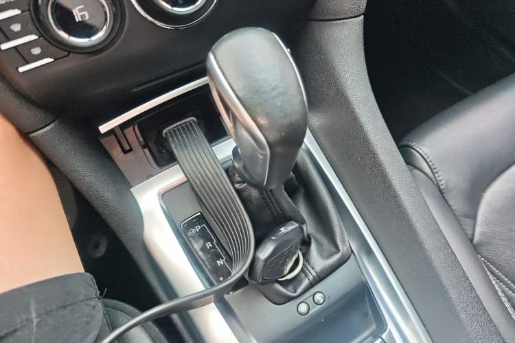 Used DS 6 2016 1.6T Luxury Edition THP160 Gear Lever