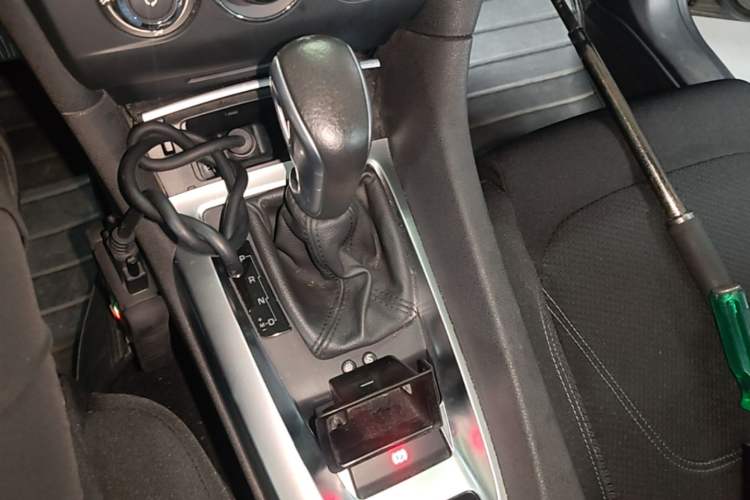 Used DS 6 2016 1.6T Elegant Edition THP160 Gear Lever