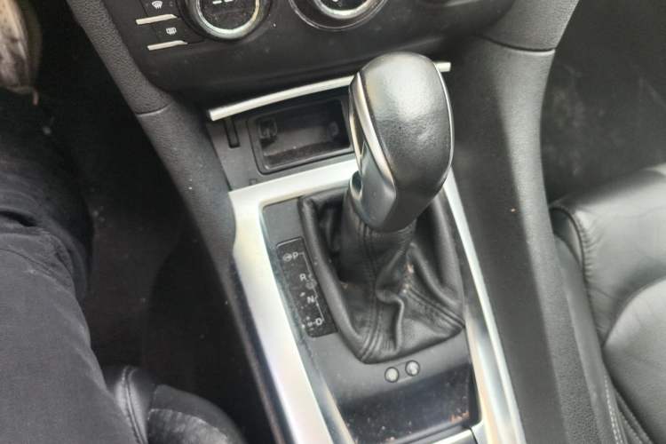 Used DS 6 2016 1.6T Luxury Edition THP160 Gear Lever