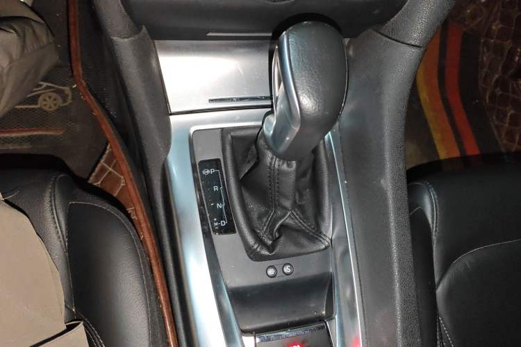 Used DS 6 2016 1.6T Luxury Edition THP160 Gear Lever