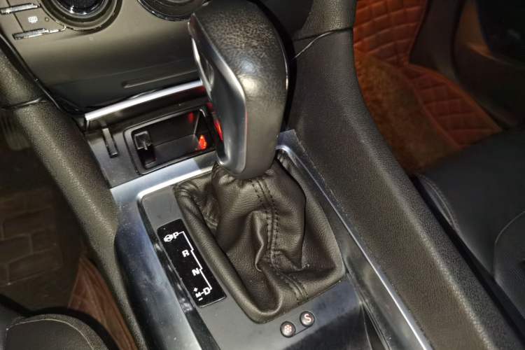 Used DS 6 2016 1.6T Luxury Edition THP160 Gear Lever