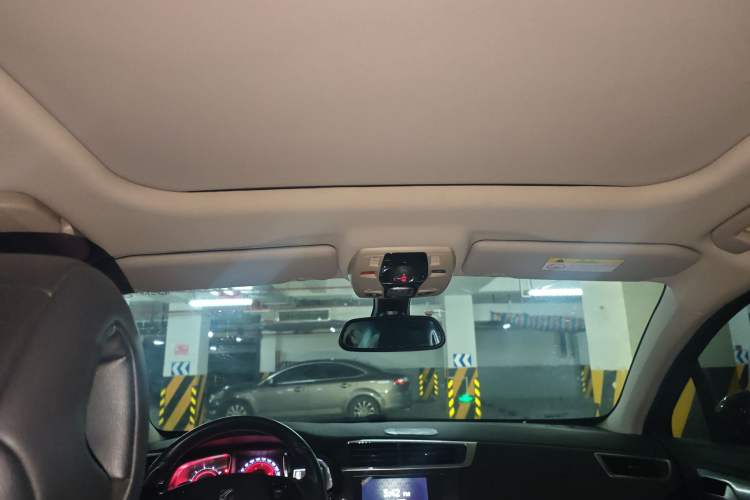 Used DS 6 2016 1.8T Luxury Edition THP200 Headliner