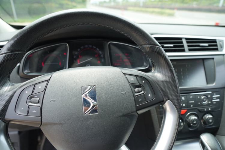 Used DS 6 2016 1.6T Elegant Edition THP160 Interior 5