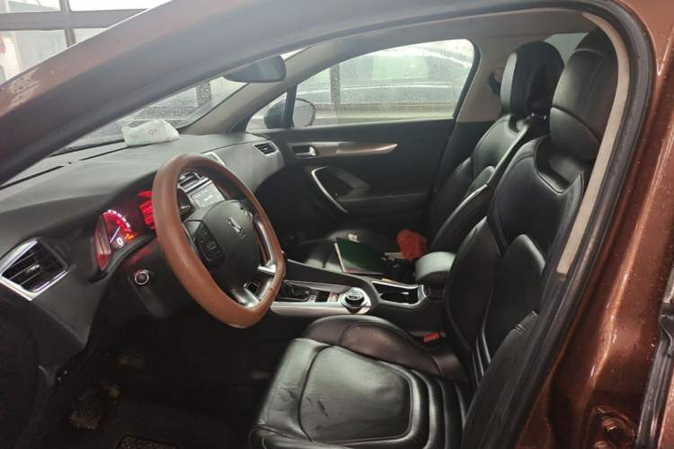 Used DS 6 2016 1.6T Luxury Edition THP160 Left Front Seat