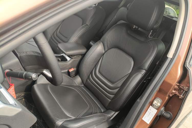 Used DS 6 2016 1.6T Luxury Edition THP160 Left Front Seat