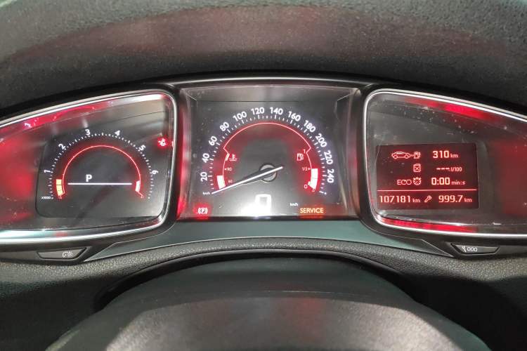 Used DS 6 2016 1.6T Luxury Edition THP160 Odometer Close Up